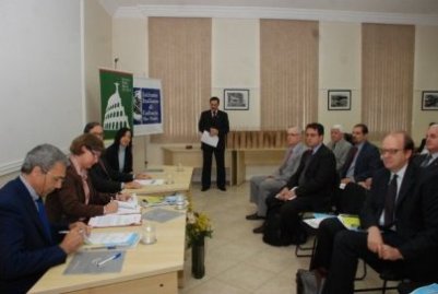 Un momento della firma del protocollo d'intesa