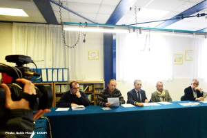 Opening of a desk for the labelling of products