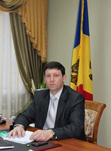 President of Drochia, Moldova, Visits the Institute